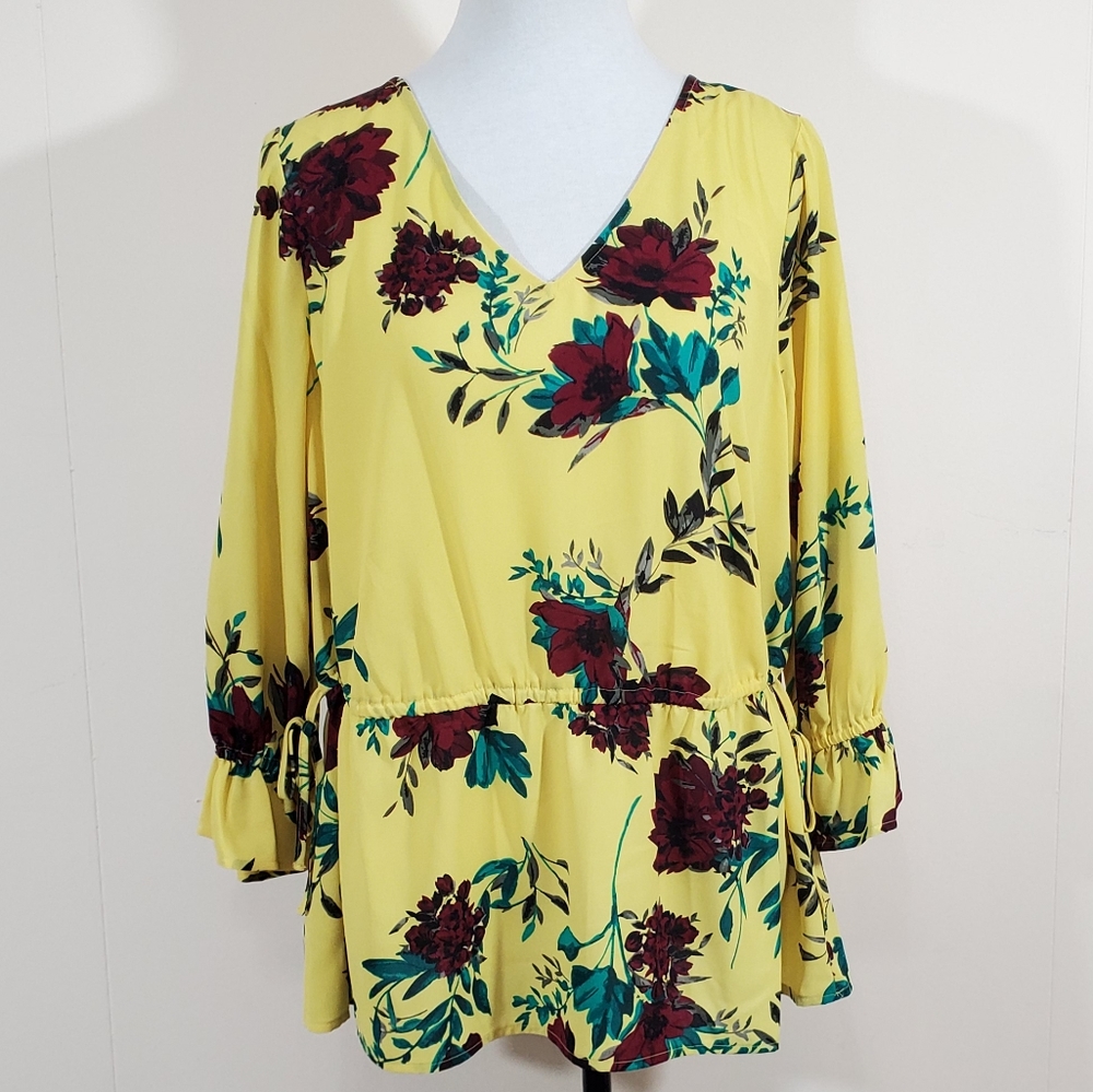 Evri Plus size yellow floral blouse from Evri women's plus size 0X NWT